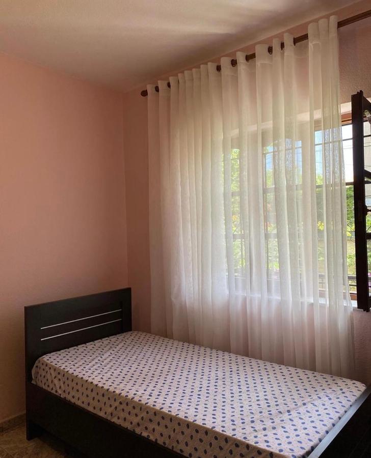 Roeli'S Guest House Pogradec Exterior foto